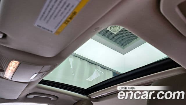 Mercedes-Benz E-Class 2018 — Şəkil 19/20