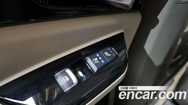 Kia Carnival 2020 — фото 17 из 20