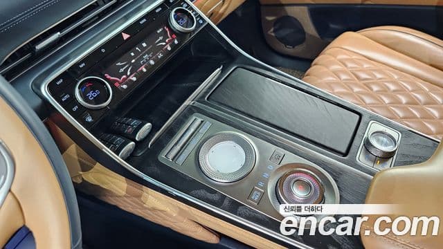 Genesis GV80 2020 — ფოტო 14/20