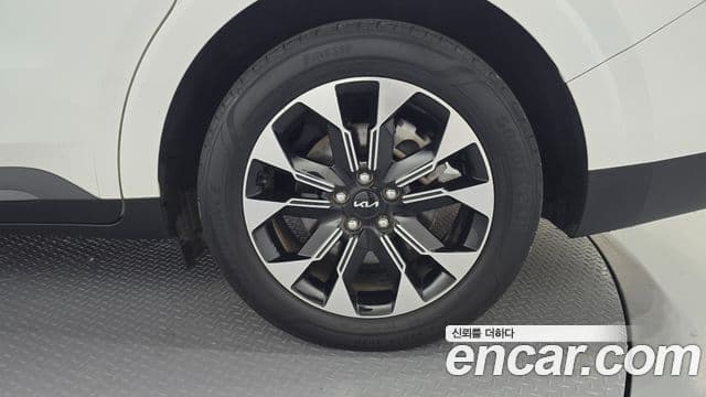 Kia Carnival 2023 — Фото 5/20