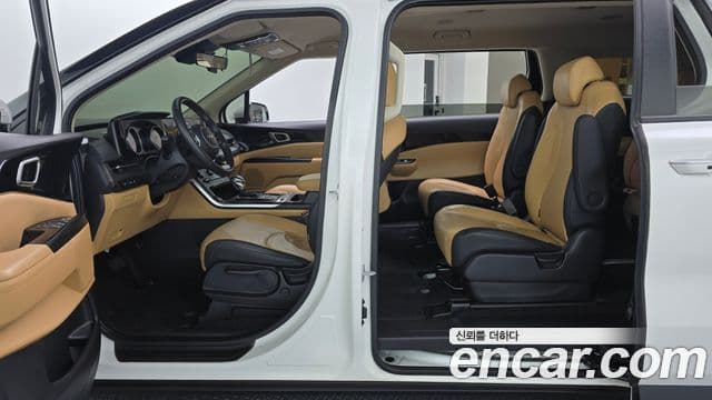 Kia Carnival 2023 — Фото 10/20