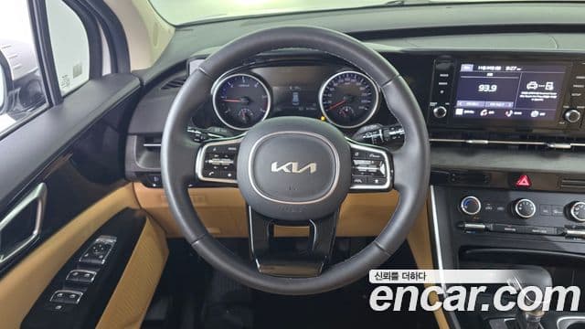 Kia Carnival 2023 — Фото 13/20