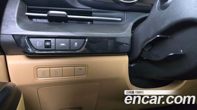 Kia Carnival 2023 — Фото 16/20