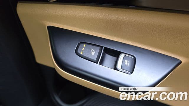 Kia Carnival 2023 — Фото 19/20