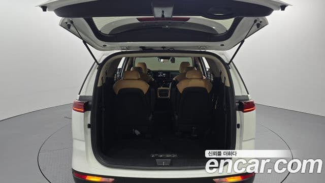 Kia Carnival 2023 — Фото 20/20