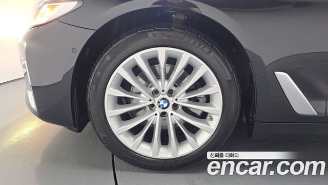 BMW 5 Series 2021 — Şəkil 2/20