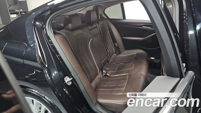 BMW 5 Series 2021 — Şəkil 7/20
