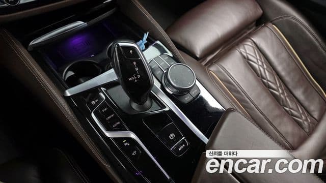 BMW 5 Series 2021 — Şəkil 8/20