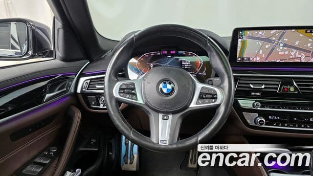 BMW 5 Series 2021 — Şəkil 13/20