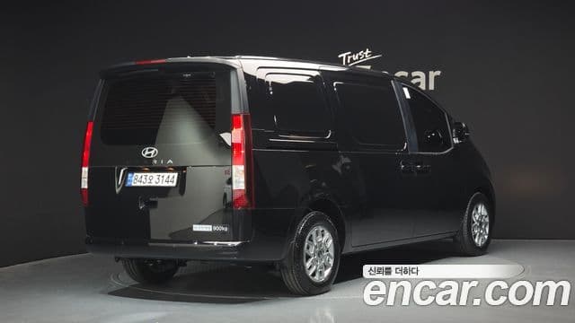 Hyundai Staria 2024 — фото 2 из 20