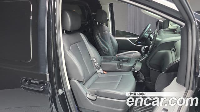 Hyundai Staria 2024 — ფოტო 12/20