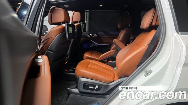 BMW X7 2022 — Şəkil 13/20