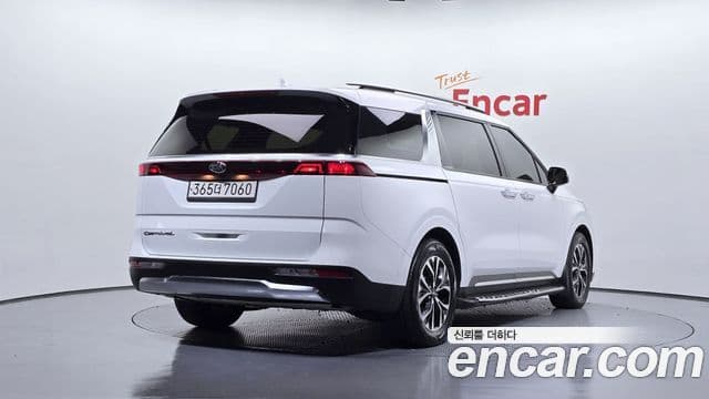 Kia Carnival 2020 — ფოტო 2/20