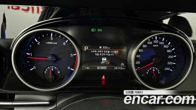 Kia Carnival 2020 — ფოტო 8/20