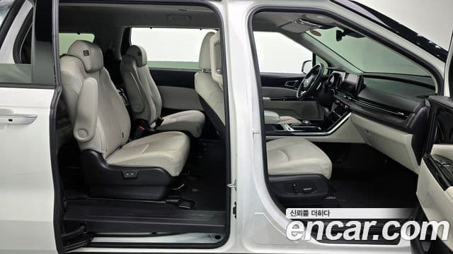 Kia Carnival 2020 — ფოტო 10/20