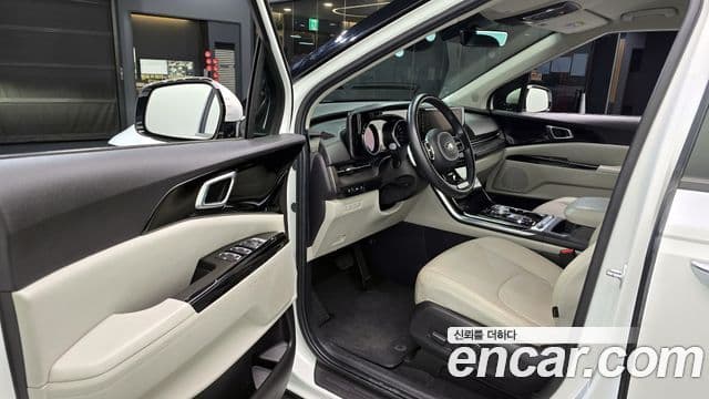 Kia Carnival 2020 — ფოტო 11/20