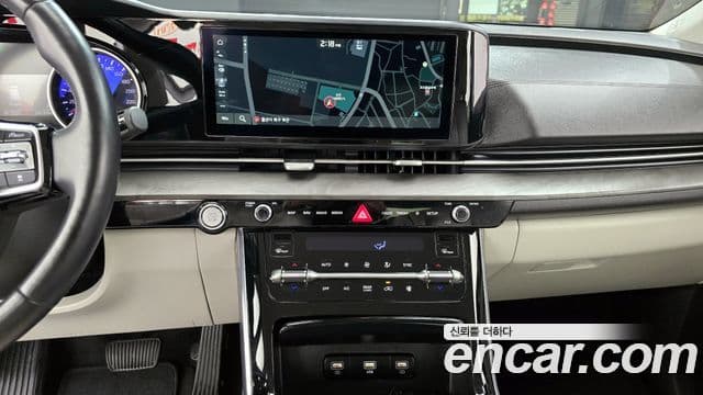 Kia Carnival 2020 — ფოტო 15/20