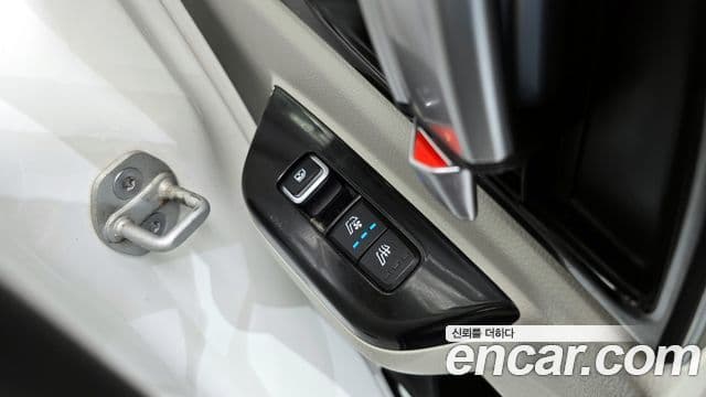 Kia Carnival 2020 — ფოტო 16/20