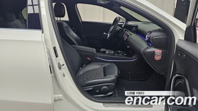Mercedes-Benz A-Class 2020 — ფოტო 2/20