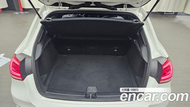 Mercedes-Benz A-Class 2020 — ფოტო 8/20