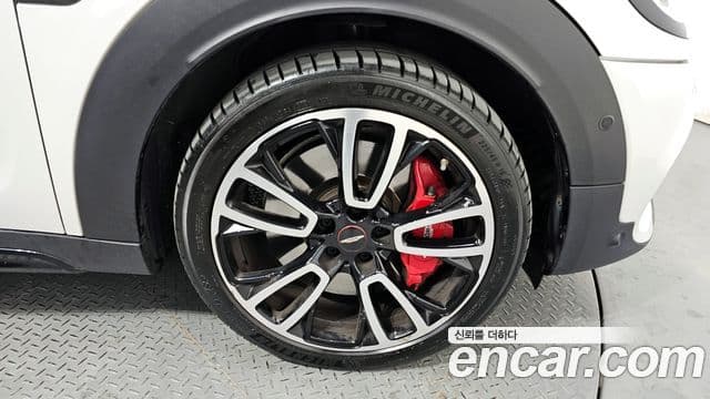 Mini Cooper S Countryman 2023 — ფოტო 5/20