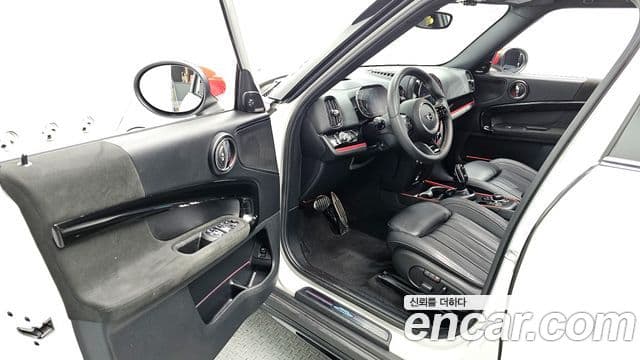 Mini Cooper S Countryman 2023 — ფოტო 10/20