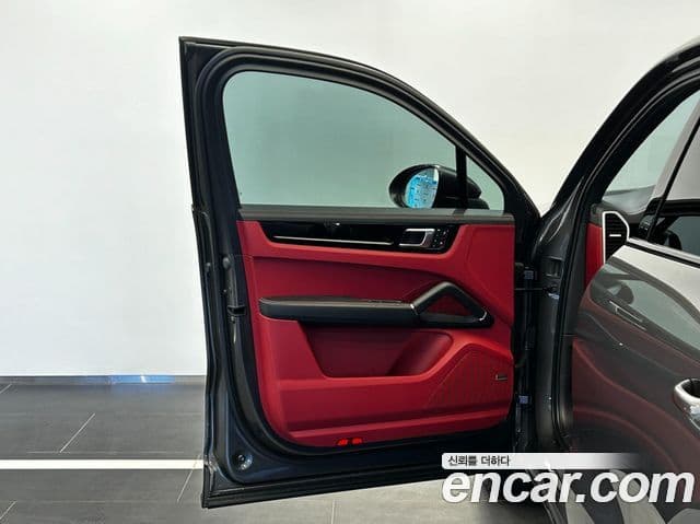 Porsche Cayenne 2022 — Şəkil 7/20