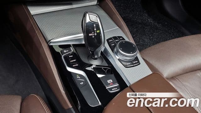 BMW 5 Series 2019 — ფოტო 11/20