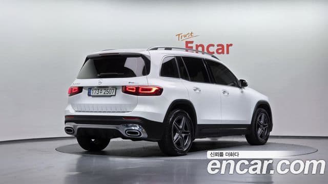 Mercedes-Benz GLB-Class 2021 — Фото 2/20