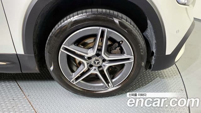 Mercedes-Benz GLB-Class 2021 — Фото 5/20