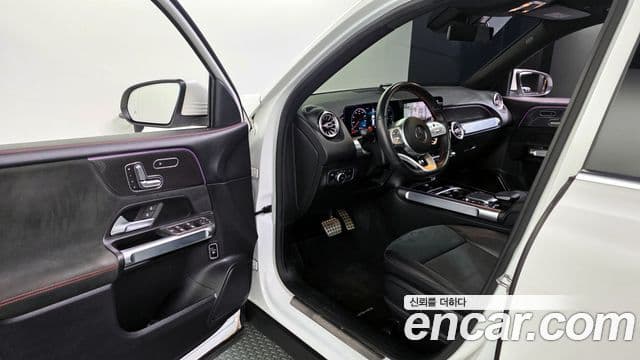 Mercedes-Benz GLB-Class 2021 — Фото 10/20