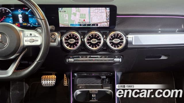 Mercedes-Benz GLB-Class 2021 — Фото 14/20