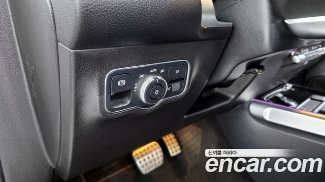 Mercedes-Benz GLB-Class 2021 — Фото 17/20