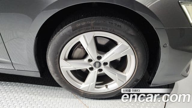 Audi A6 2021 — ფოტო 5/20