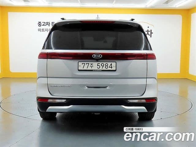 Kia Carnival 2020 — ფოტო 2/20