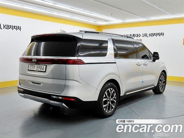 Kia Carnival 2020 — ფოტო 3/20