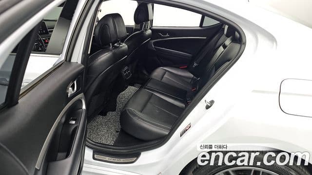 Genesis G70 2018 — Photo 8/20