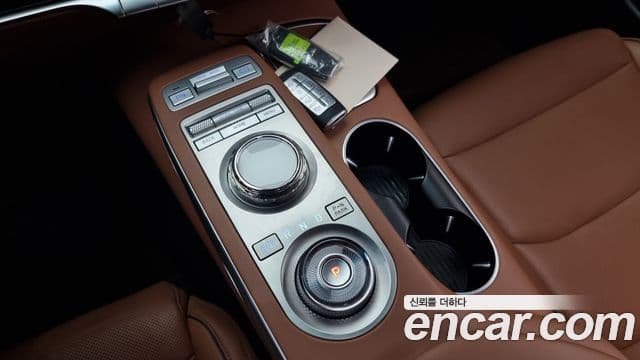 Genesis GV70 2021 — ფოტო 9/20