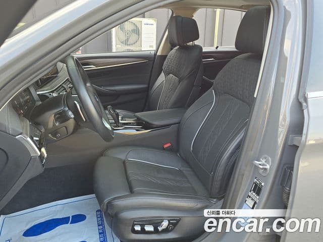 BMW 5 Series 2022 — Şəkil 14/20