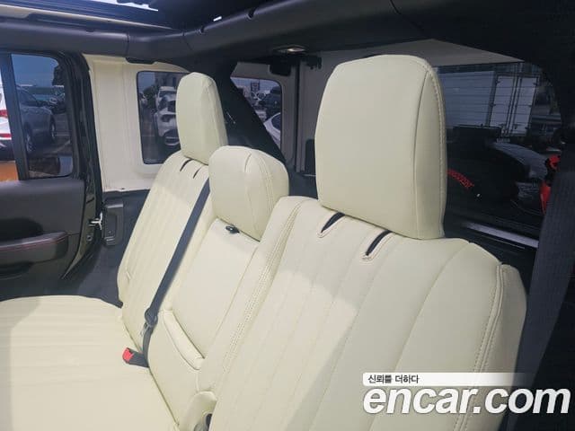Jeep Wrangler 2023 — Şəkil 3/20