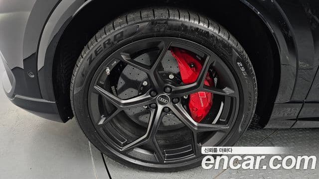 Audi RSQ8 2025 — Photo 11/19