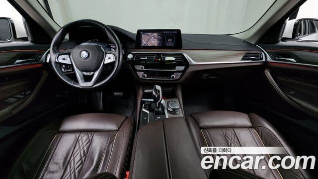 BMW 5 Series 2020 — ფოტო 7/20