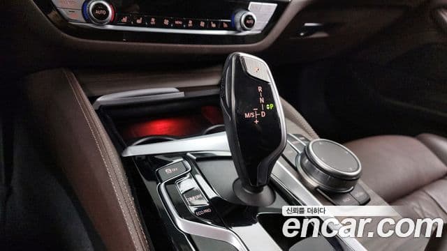 BMW 5 Series 2020 — фото 9 из 20