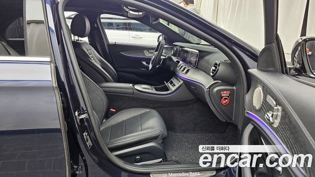 Mercedes-Benz E-Class 2022 — ფოტო 11/20