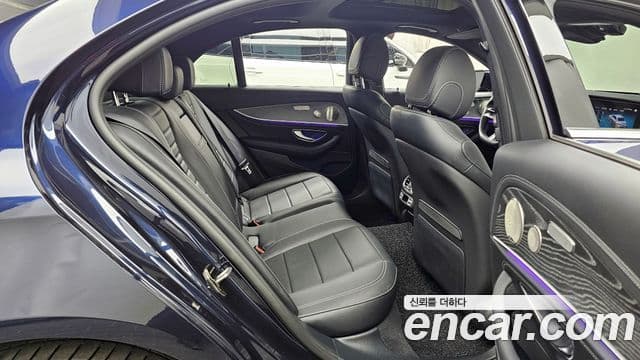 Mercedes-Benz E-Class 2022 — ფოტო 12/20