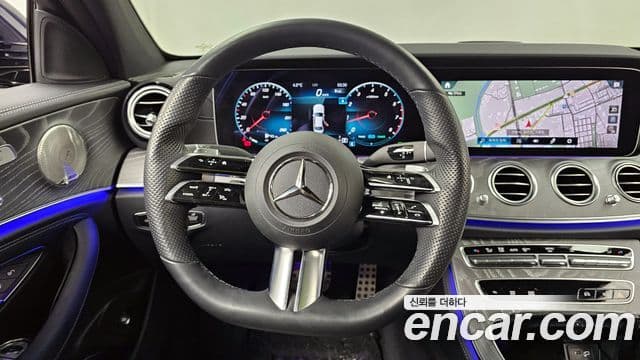 Mercedes-Benz E-Class 2022 — фото 13 из 20