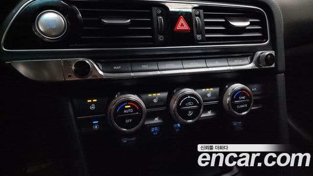 Genesis G70 2022 — ფოტო 17/20
