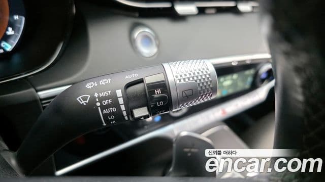 Genesis GV70 2021 — ფოტო 14/20