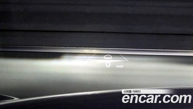 Genesis GV70 2021 — ფოტო 15/20