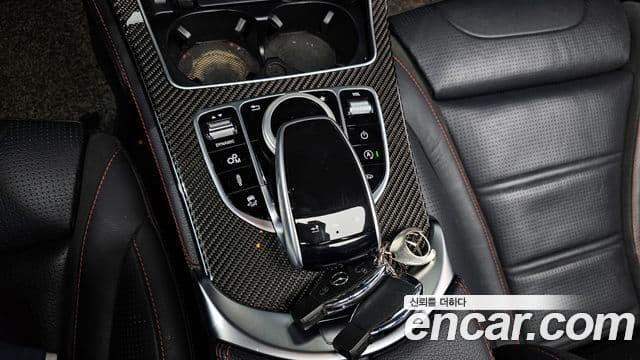 Mercedes-Benz GLC-Class 2018 — ფოტო 16/20